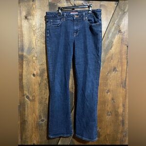 Tommy Hilfiger Straight Leg Jeans, size 6, wore once, smoke free home